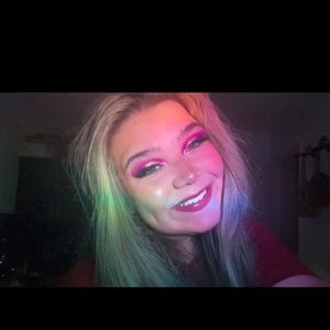 Meet your Posher, Kaleigh